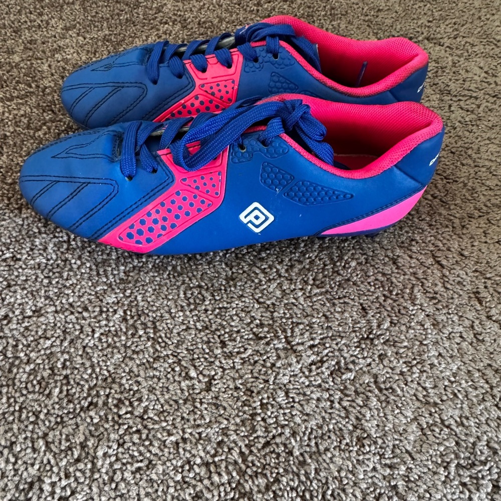 Cleats - Picture 4 of 4